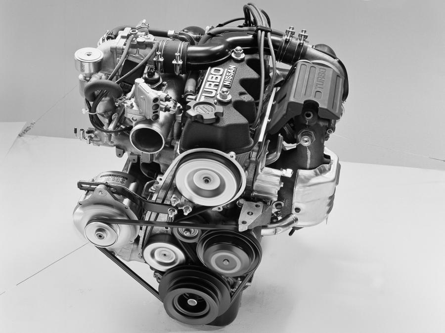 Моторный отсек Nissan Sunny Turbo Leprix Sedan (B11) 1982 года  (фото 6 из 8)